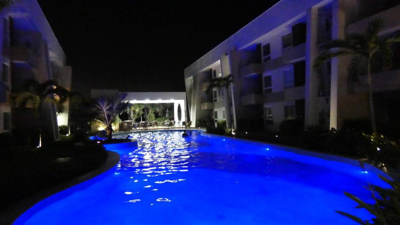 Apto Guarajuba Praia Condominio Porto Smeralda-100 Metros Da Praia Eksteriør billede